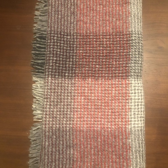J.CREW oversized wool alpaca blend muted red and gray plaid scarf w/ fringe - Picture 3 of 8